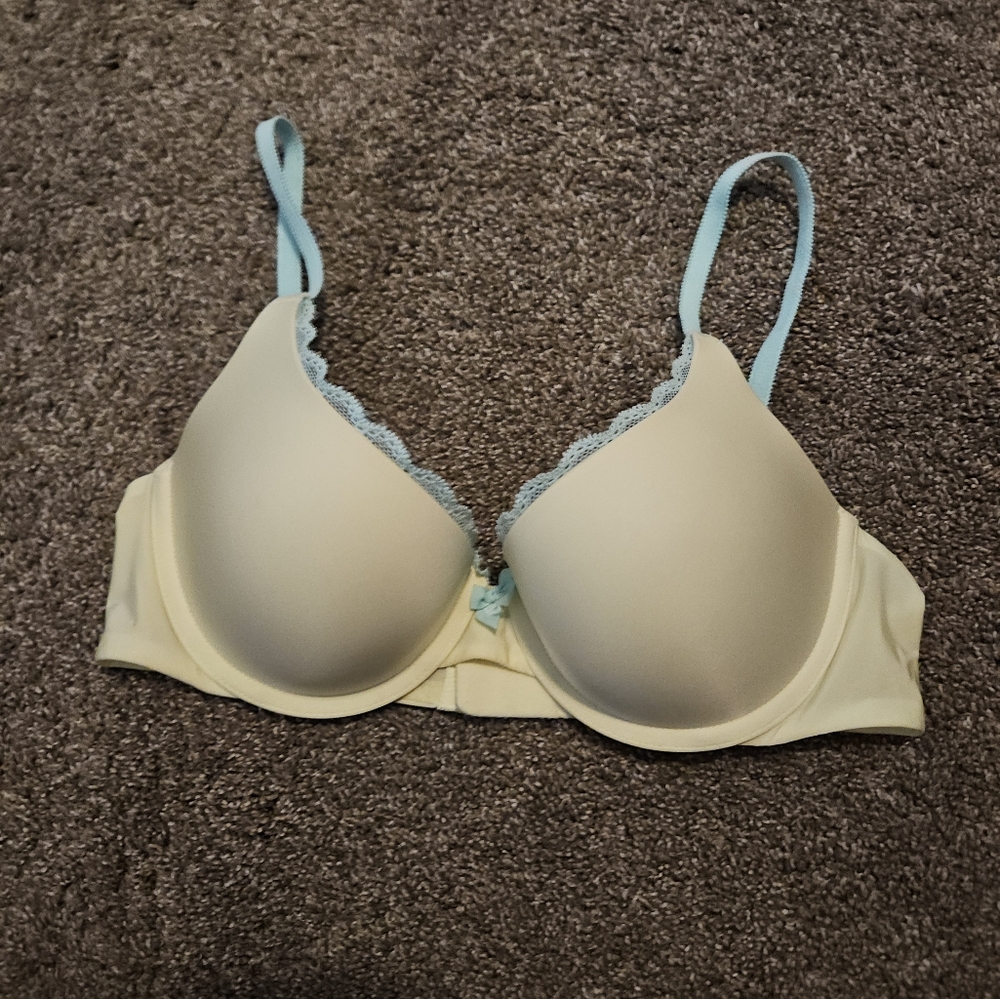 Victoria's Secret Light Yellow T-Shirt Bra with Light Blue Trim